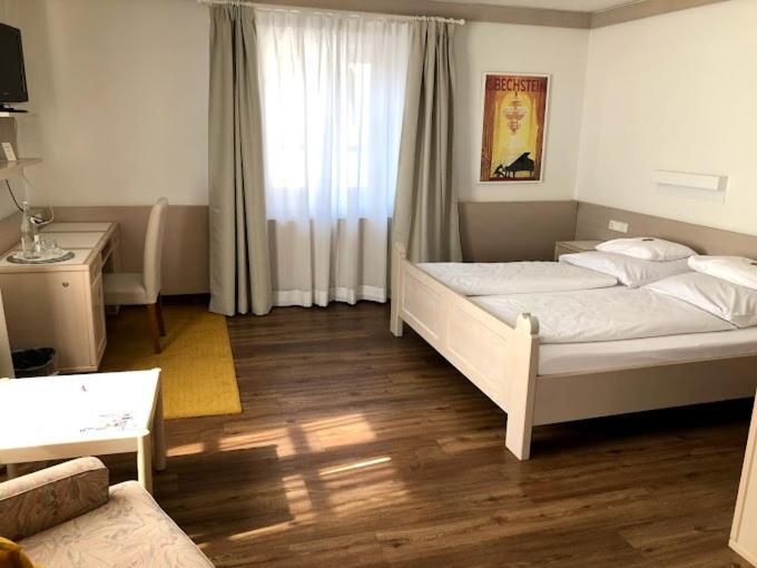 Hotel Und Gasthof Zur Laute Миндельхайм Экстерьер фото
